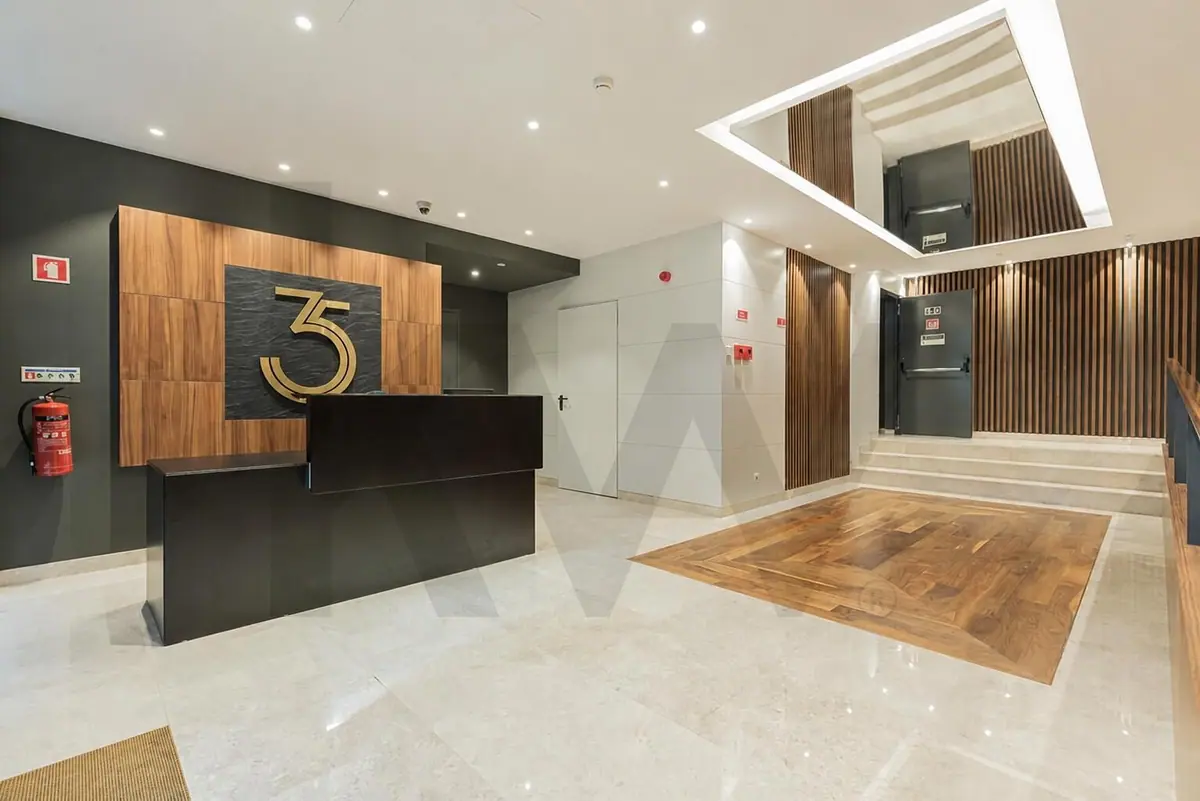T1 com suite, varanda de 11 m² e garagem, Praça de Espanha