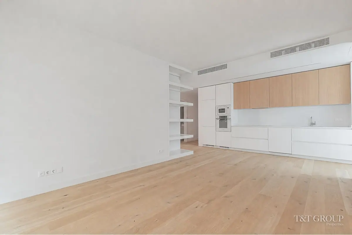 T1 com suite, varanda de 11 m² e garagem, Praça de Espanha