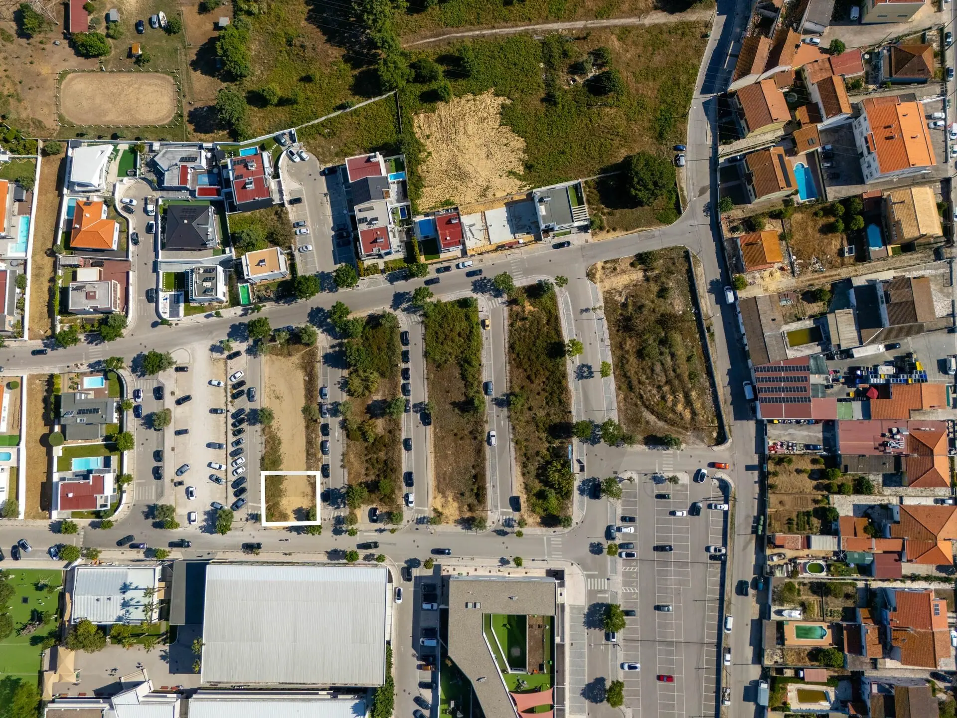 Terreno urbano de 259,16 m² para 4 fogos em Palmela, com projeto