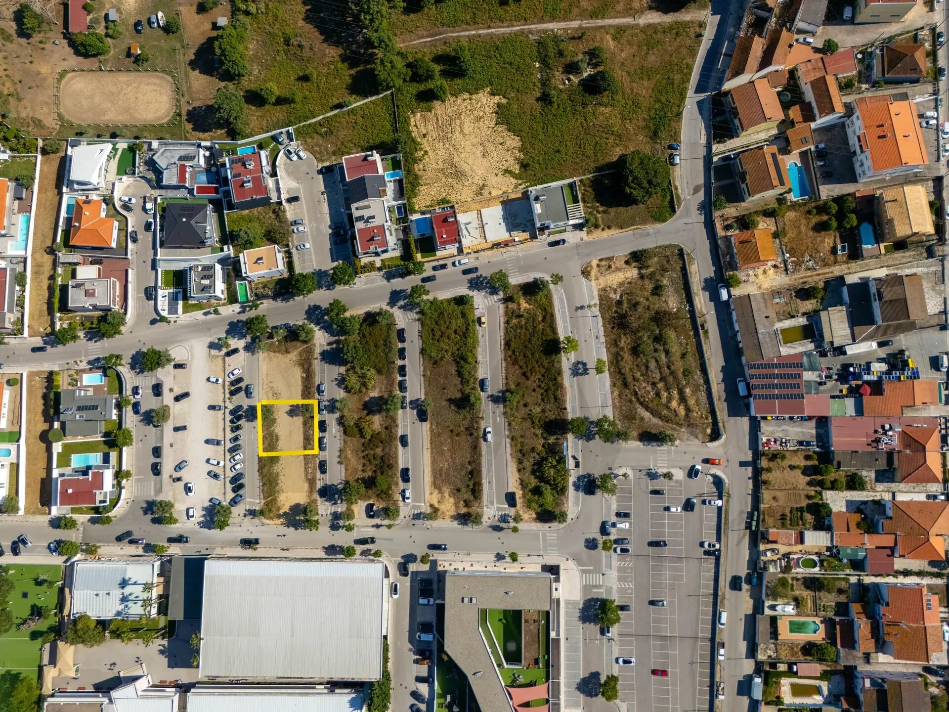 Terreno urbano de 320,62 m² para 4 fogos em Palmela, com projeto